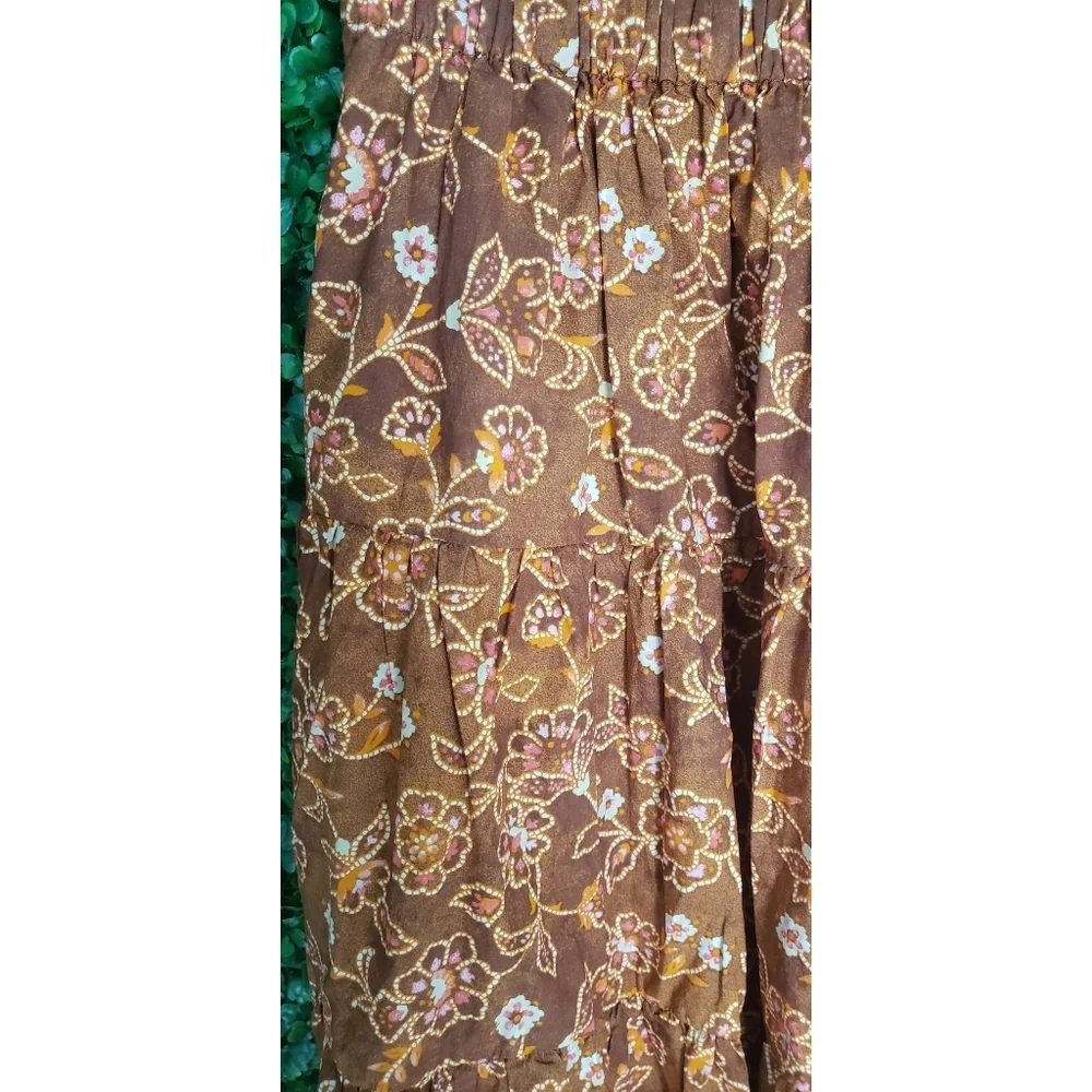 11. J.Crew Tiered pull-on maxi skirt in vintage vines - Picture 4 of 11